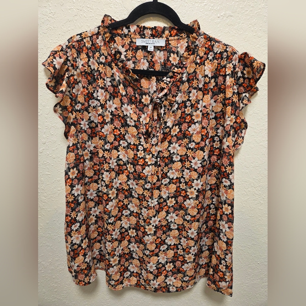 Sweet Rain Floral Irange And Black Blouse